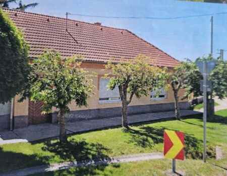 Két lakásos családi ház Jánossomorján!  39.900.000 Ft