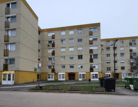 Központi elhelyezkedésű, napsütötte otthon várja Mosonmagyaróváron! 41,5 millió Ft